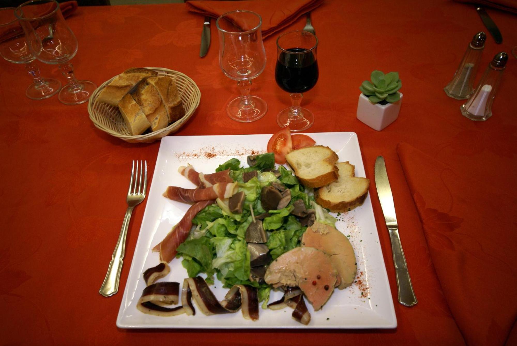 Hotel Restaurant Du Lauragais Logis De France วิลฟรองช์-เดอ-โลราเกส์ ภายนอก รูปภาพ