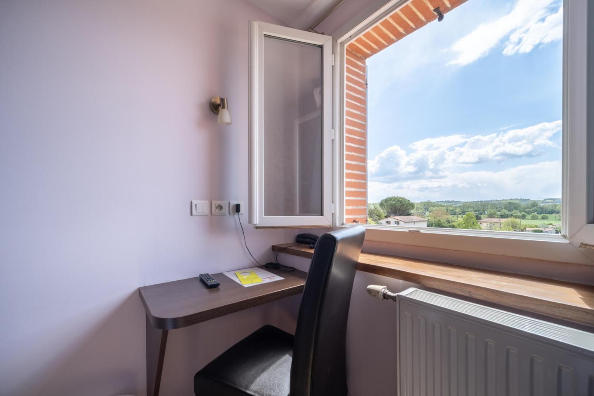 Hotel Restaurant Du Lauragais Logis De France วิลฟรองช์-เดอ-โลราเกส์ ภายนอก รูปภาพ